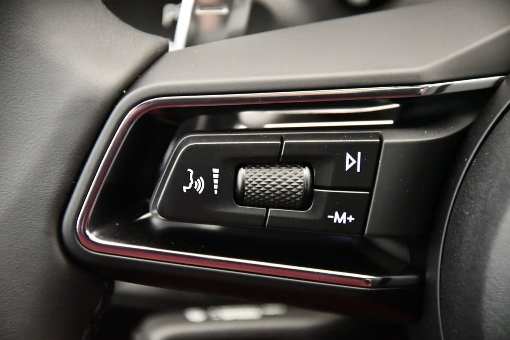 Used 2025 Porsche Macan Turbo image 26