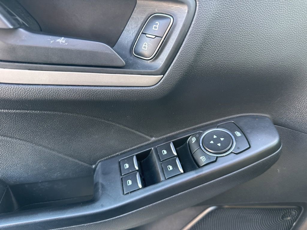 Used 2022 Ford Escape SE image 19