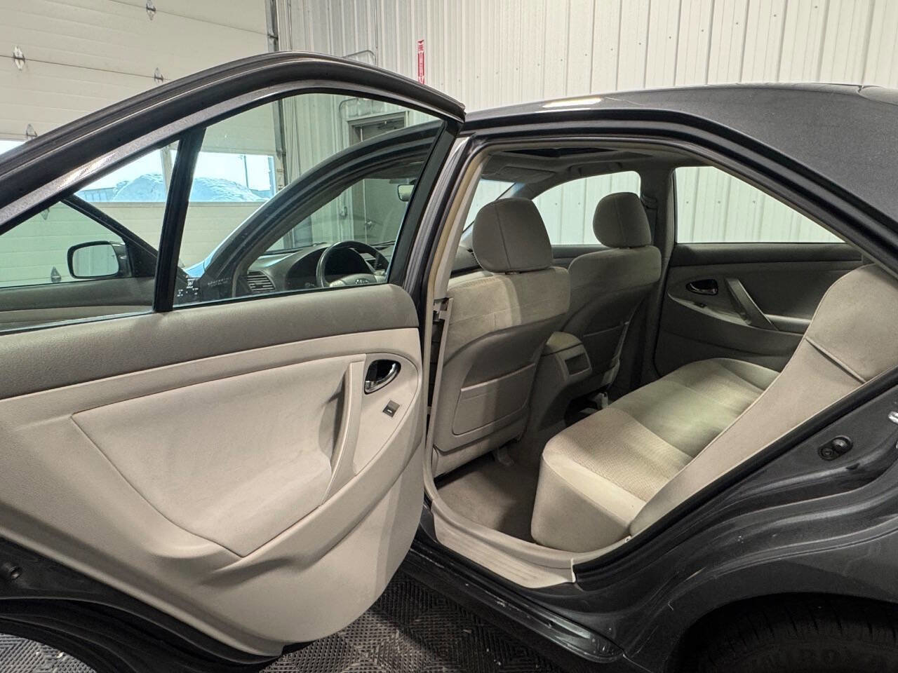 Used 2011 Toyota Camry LE w/ LE Extra-Value Pkg image 11