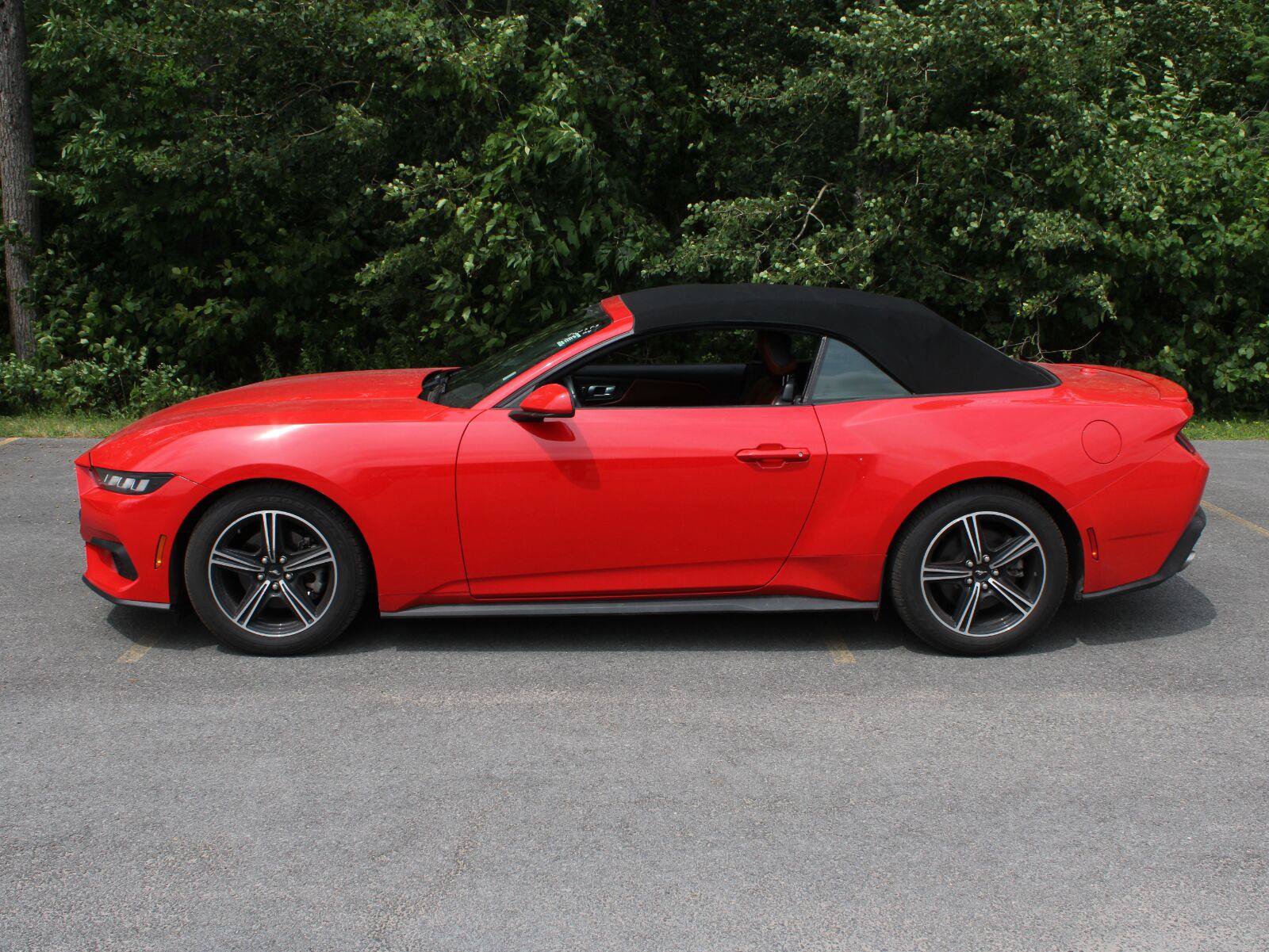 Used 2024 Ford Mustang Premium RWD image 5