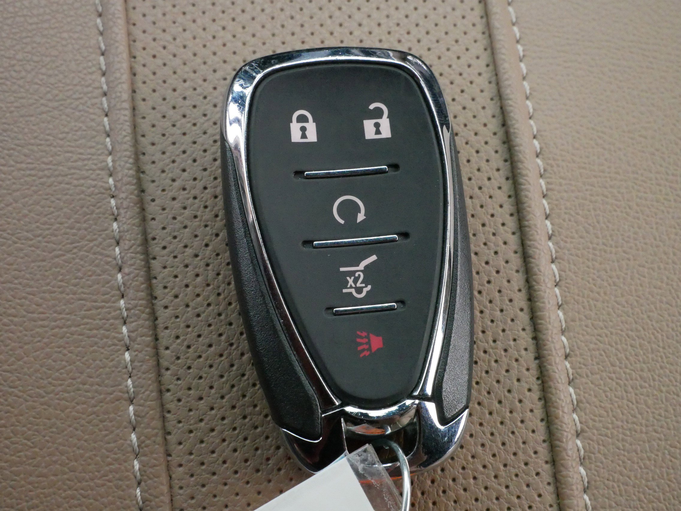 Used 2023 Chevrolet Traverse Premier image 28