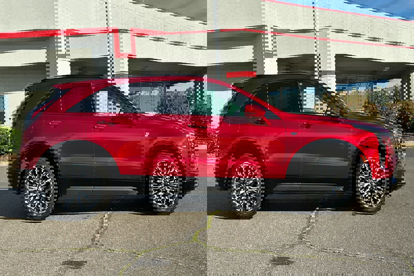 Used 2024 Cadillac XT4 Sport w/ Technology Package image 6