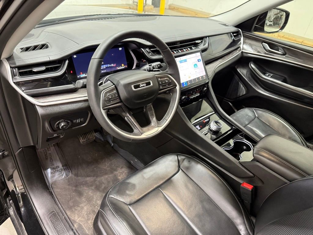 Used 2023 Jeep Grand Cherokee L Limited w/ Luxury Tech Group II image 20