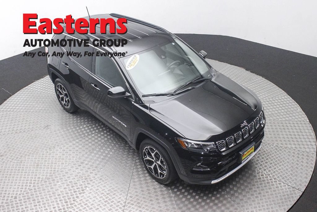 Used 2025 Jeep Compass Limited AWD/4WD image 3