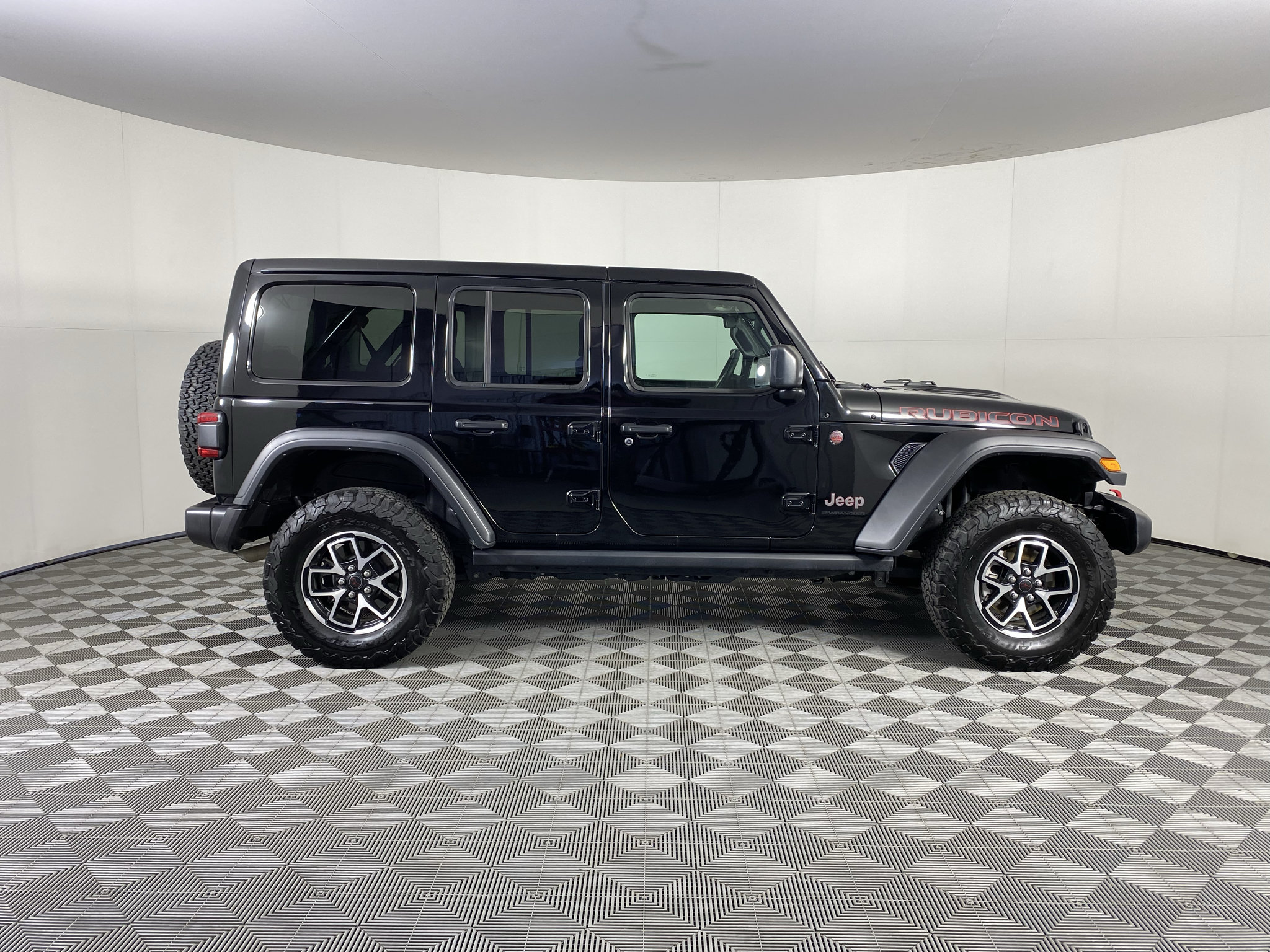 Used 2025 Jeep Wrangler Unlimited Rubicon AWD/4WD image 10