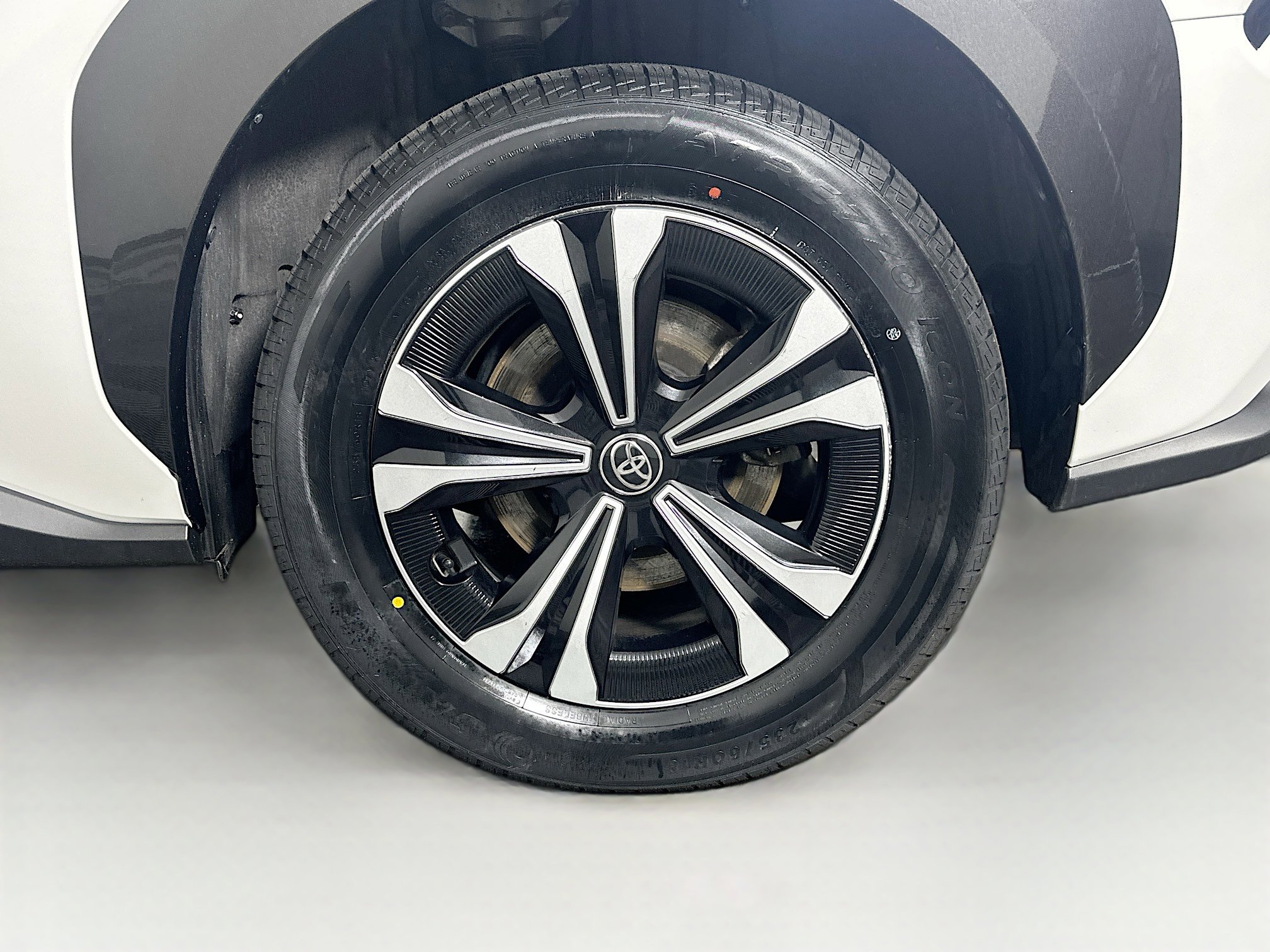 Used 2024 Toyota bZ4X XLE w/ Weather Package image 11