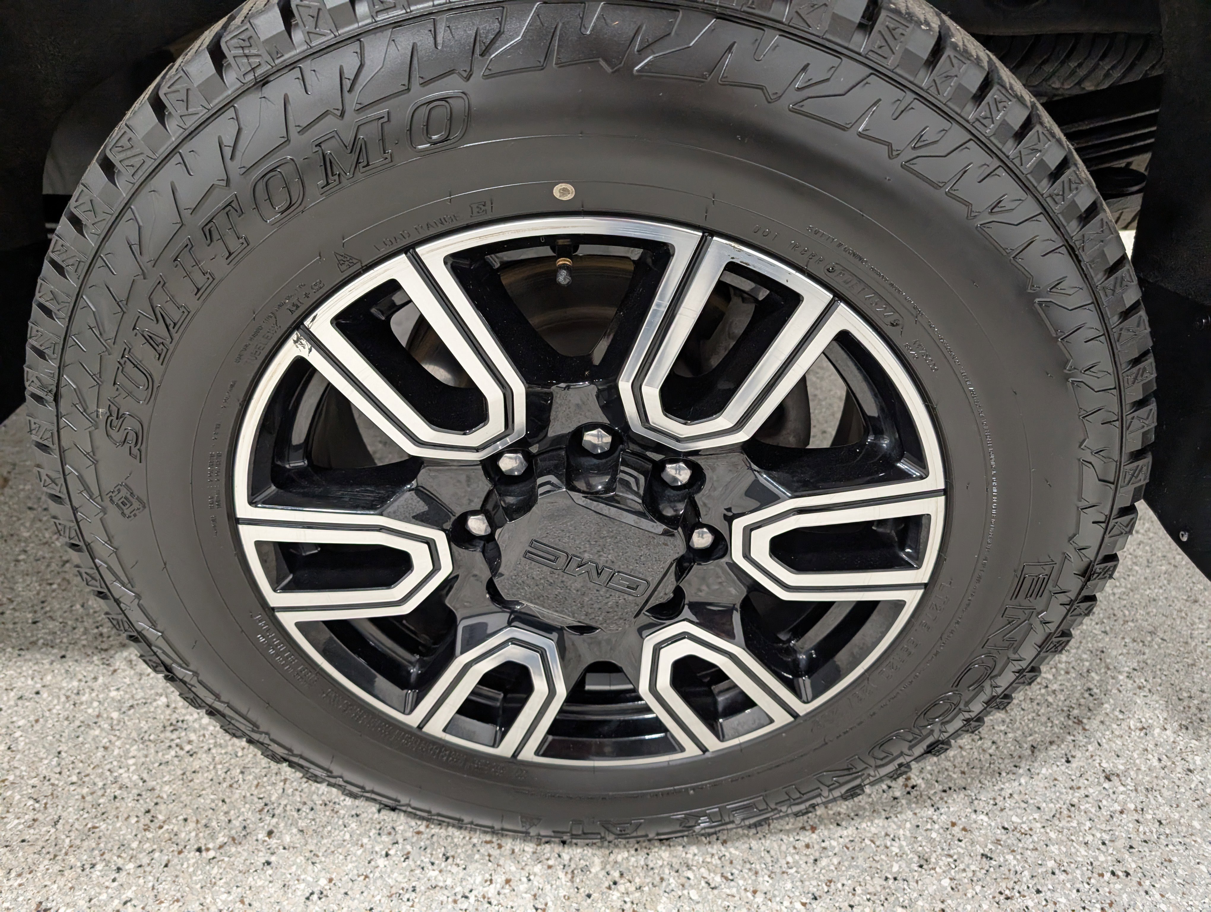 Used 2020 GMC Sierra 2500 AT4 w/ AT4 Premium Package AWD/4WD image 13