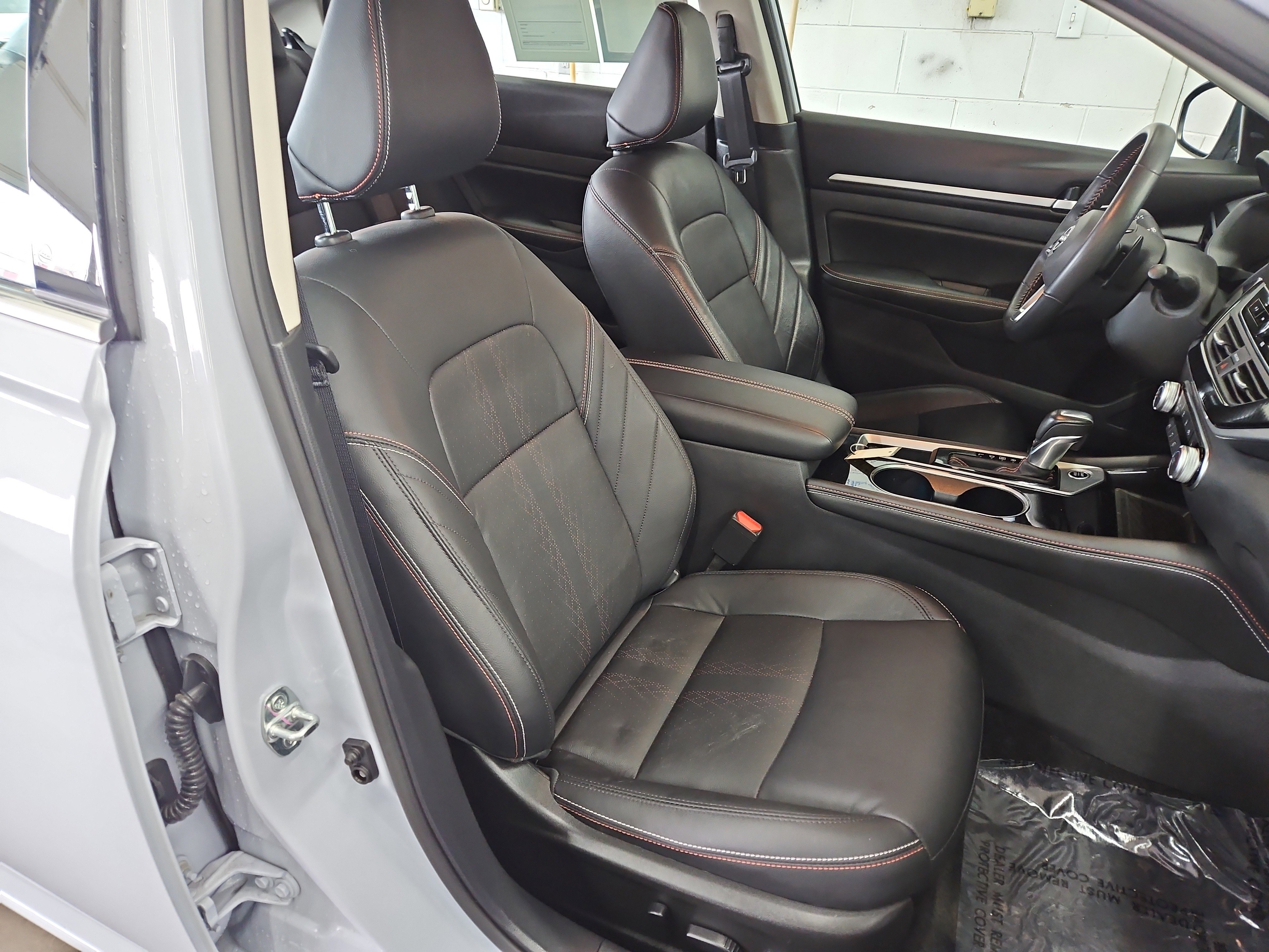 Used 2024 Nissan Altima 2.5 SR w/ SR Premium Package image 10