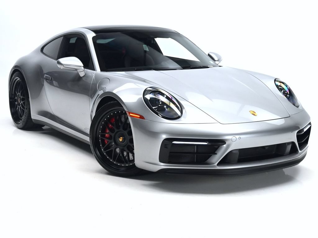 Used 2023 Porsche 911 Carrera GTS RWD image 3