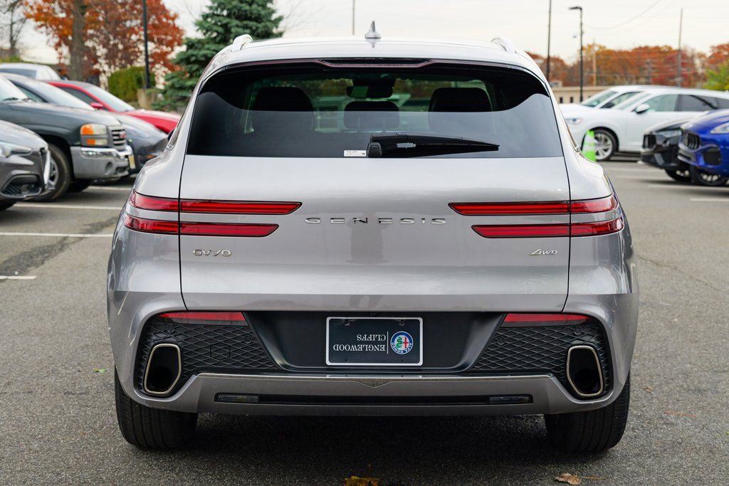 Used 2025 Genesis GV70 2.5T image 6