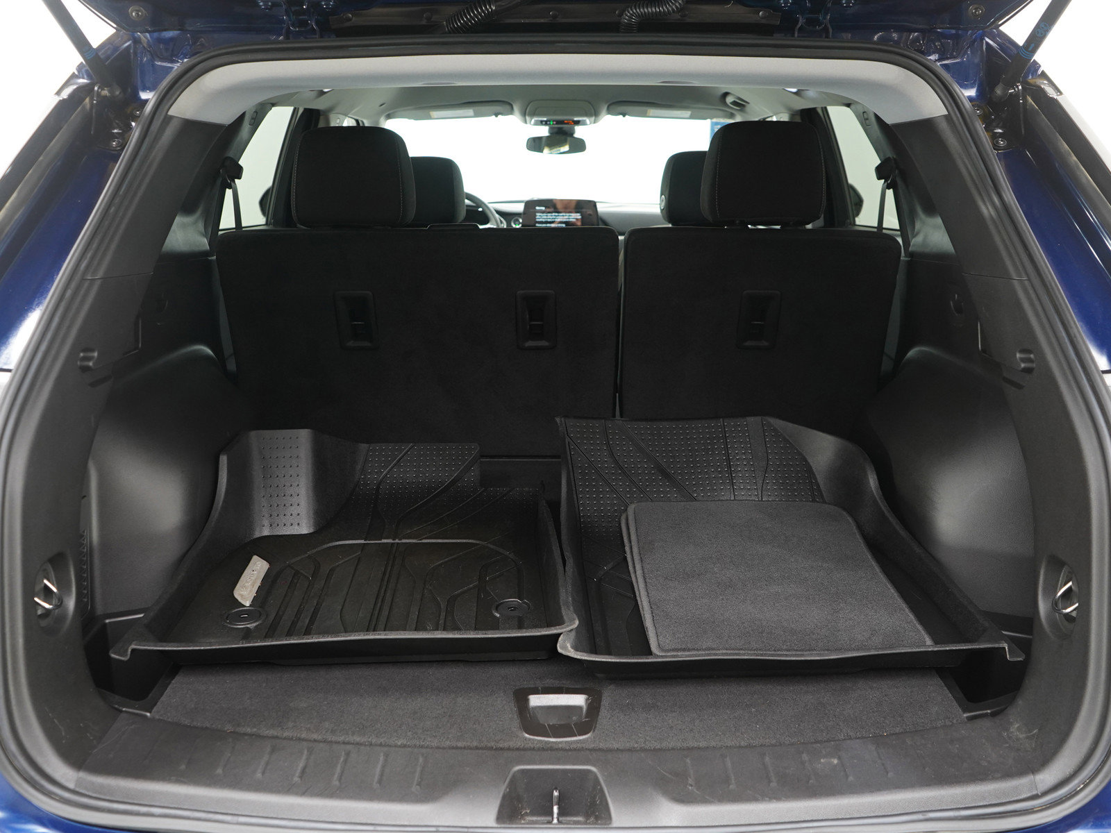 Used 2023 Chevrolet Blazer LT w/ Driver Confidence Package image 9