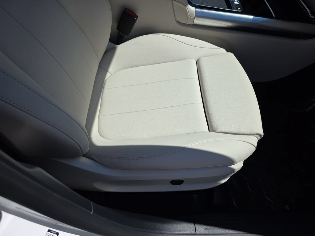 Used 2025 Mercedes-Benz GLA 250 4MATIC image 12