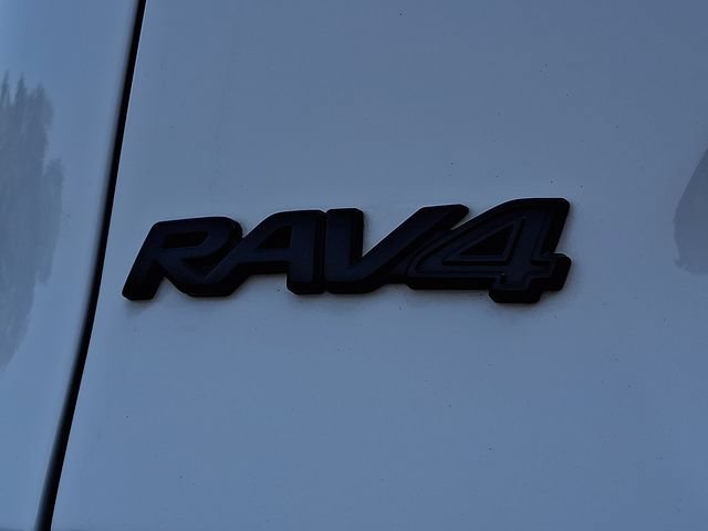 Used 2020 Toyota RAV4 LE w/ Carpet Mat Package FWD image 30