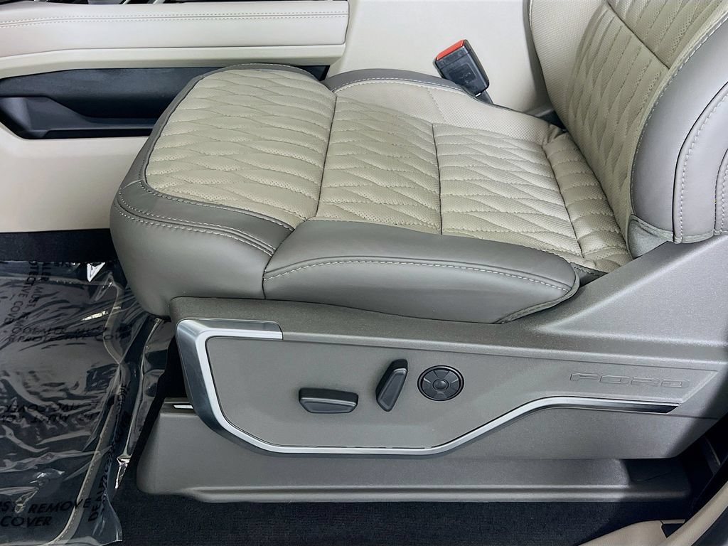 New 2026 Ford F350 Platinum w/ Platinum Plus Package AWD/4WD image 23