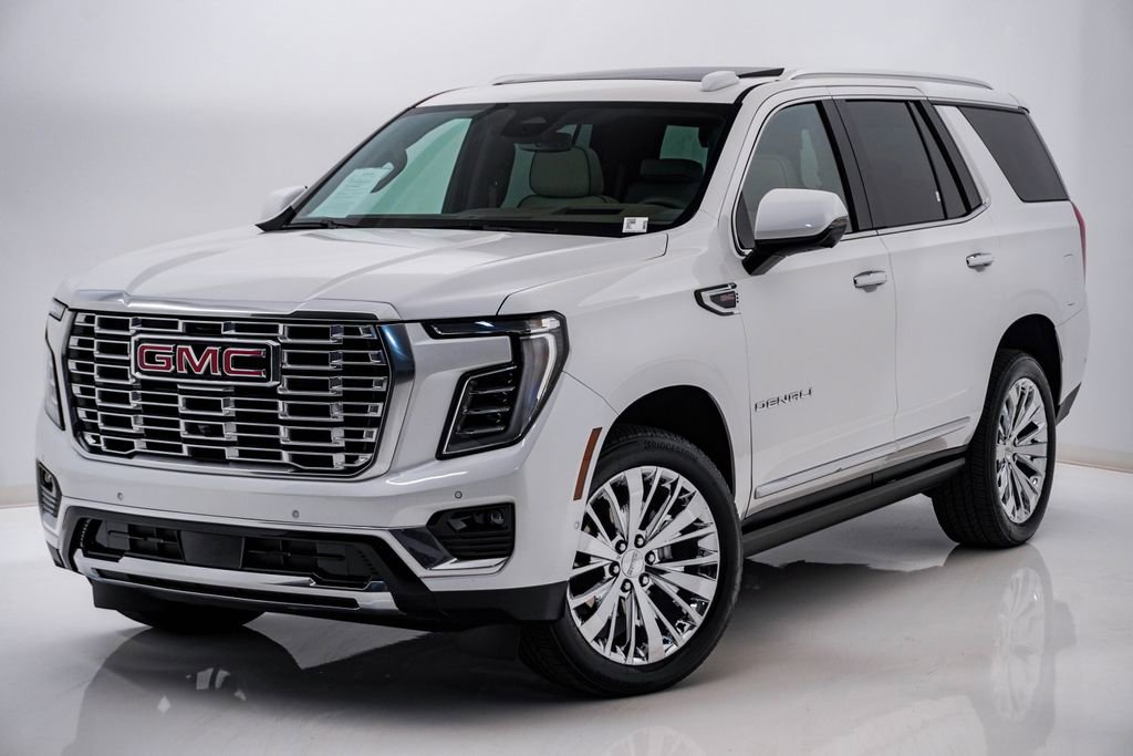 Used 2025 GMC Yukon Denali w/ Sun & Power Step Package image 3