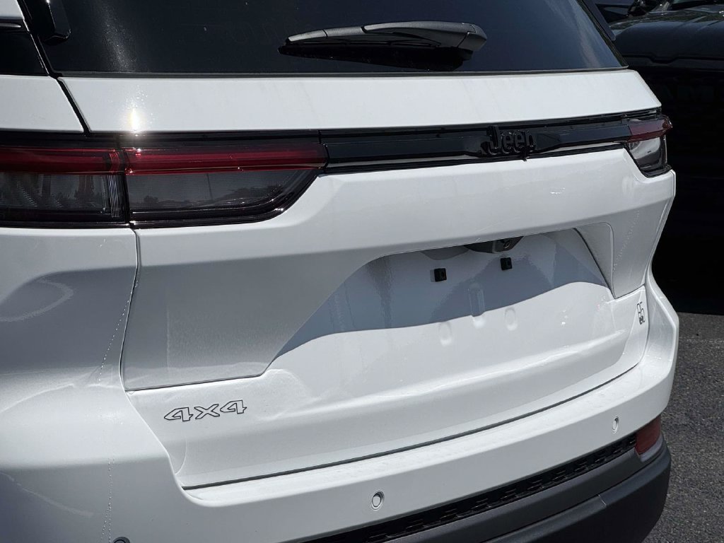 New 2026 Jeep Grand Cherokee Limited AWD/4WD image 10