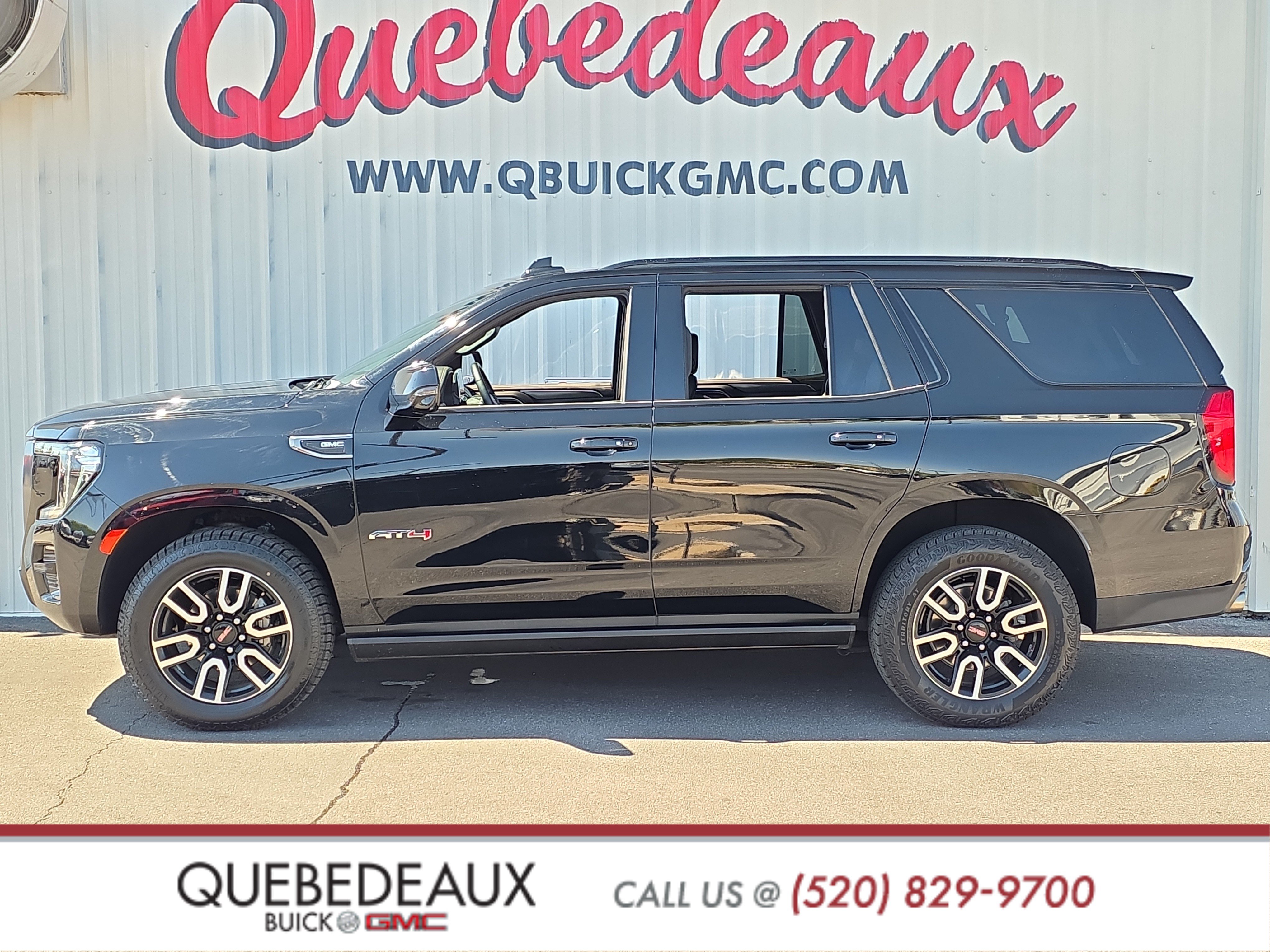 Used 2023 GMC Yukon AT4 w/ Technology Package AWD/4WD image 4