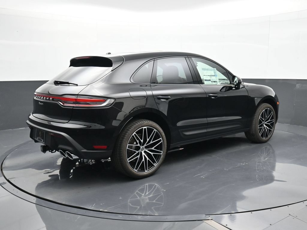 Certified 2026 Porsche Macan AWD/4WD image 31