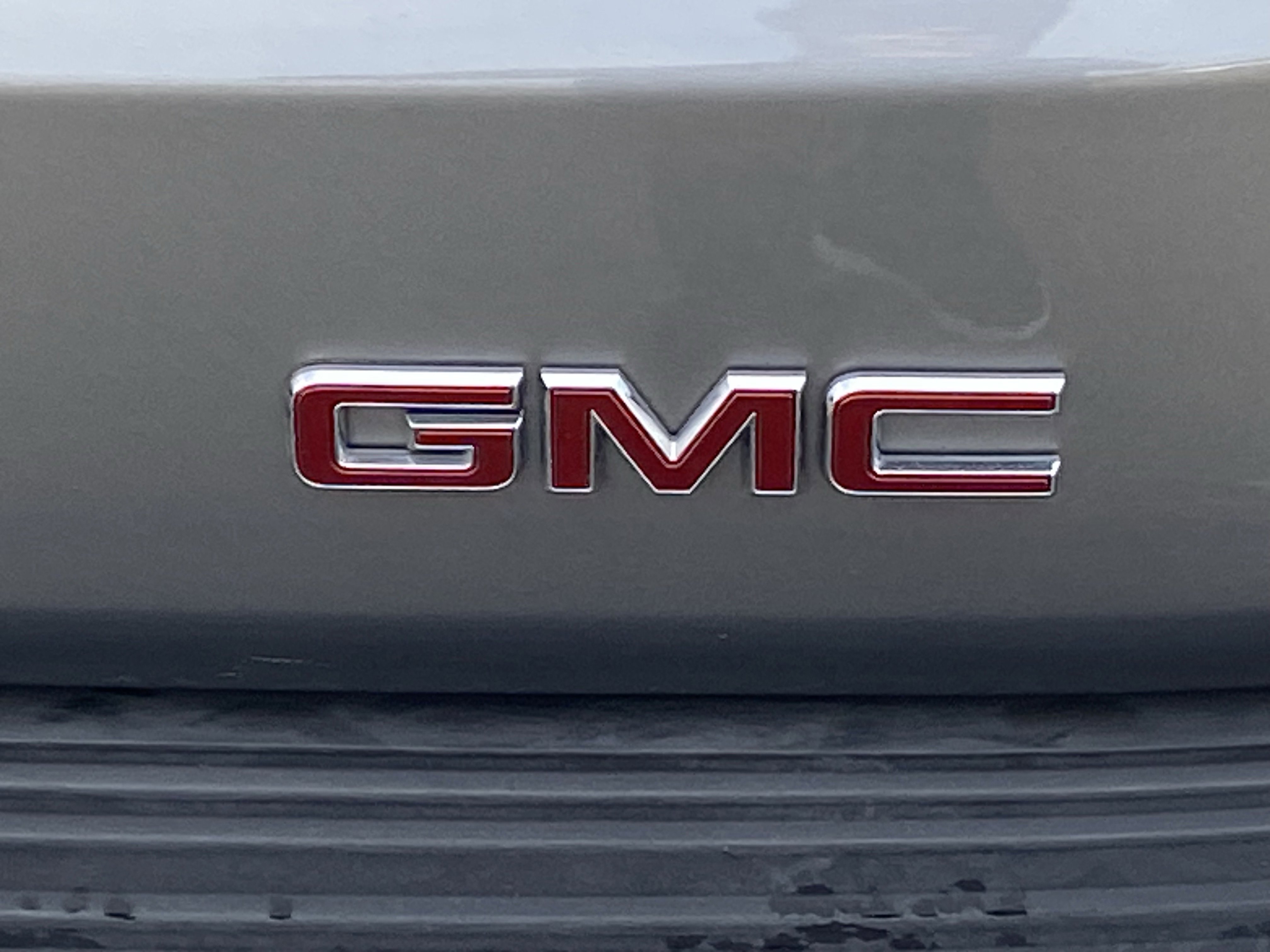Used 2025 GMC Yukon XL Denali AWD/4WD image 5