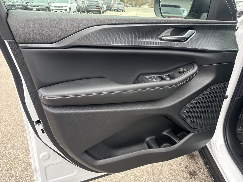 New 2026 Jeep Grand Cherokee Laredo image 19