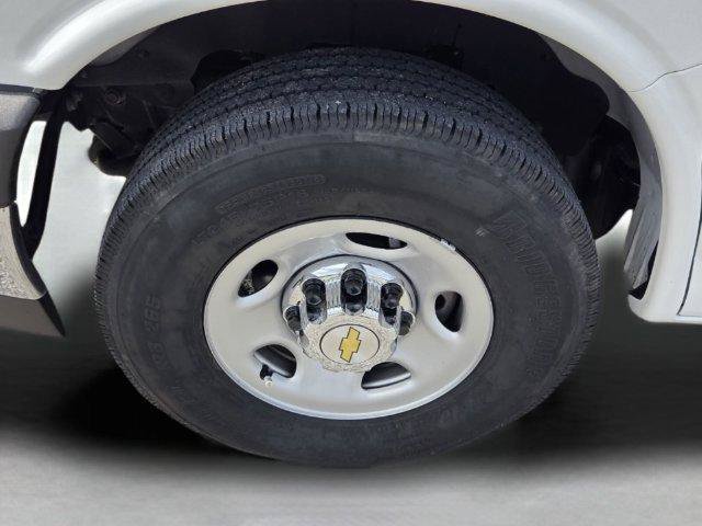 Certified 2025 Chevrolet Express 3500 LT w/ LT Preferred Equipment Group RWD image 9
