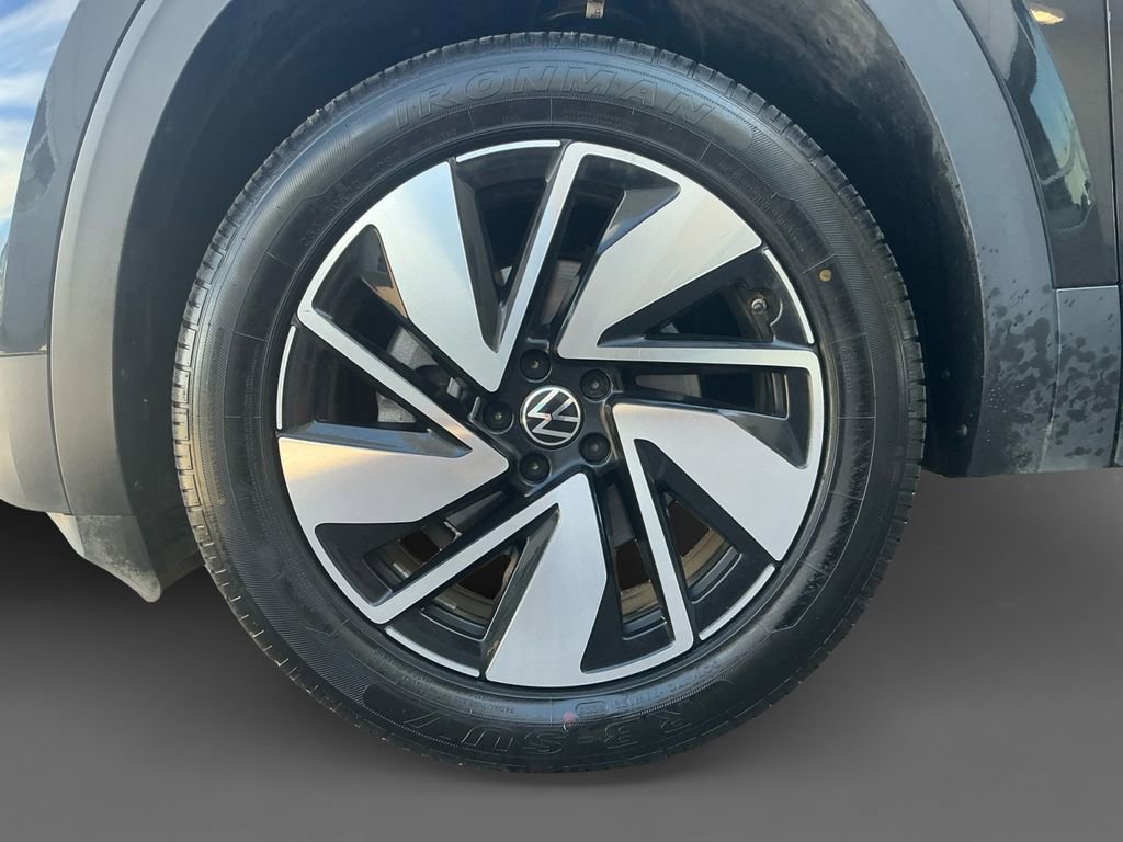 Used 2025 Volkswagen Atlas SE image 14