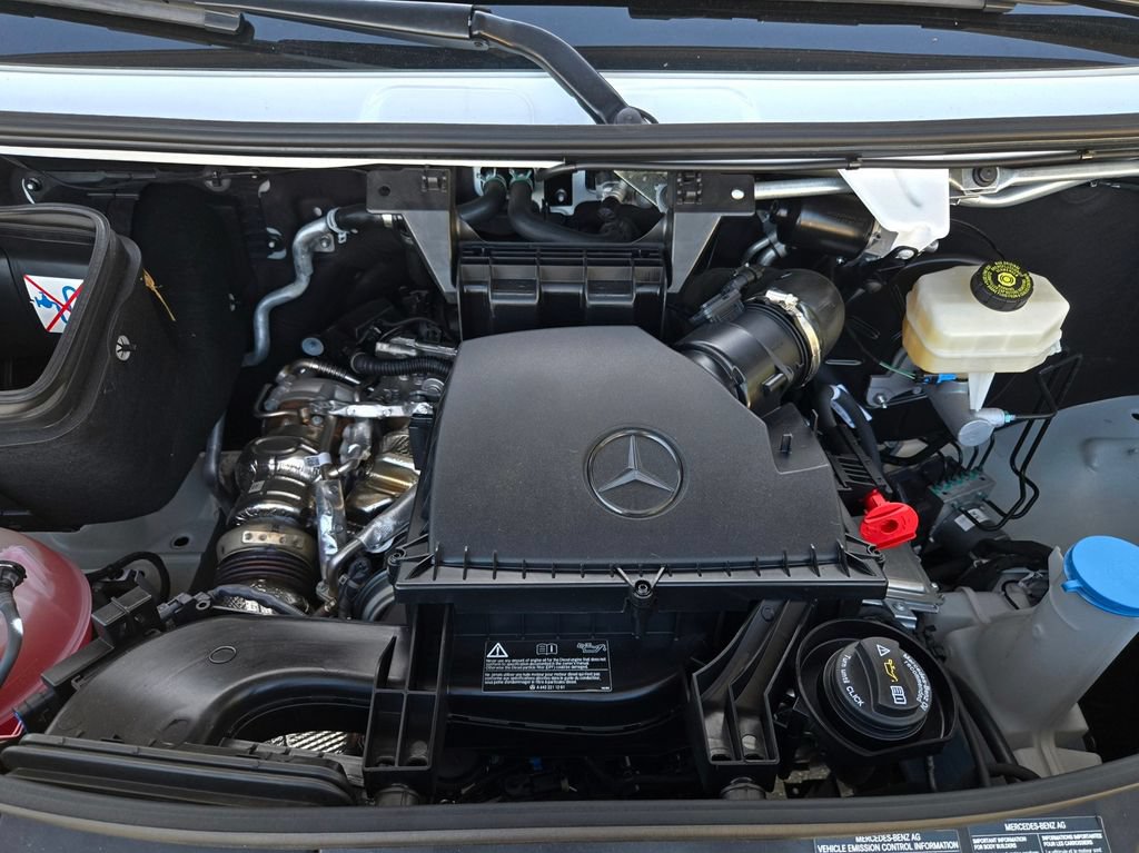 Used 2024 Mercedes-Benz Sprinter 2500 image 34
