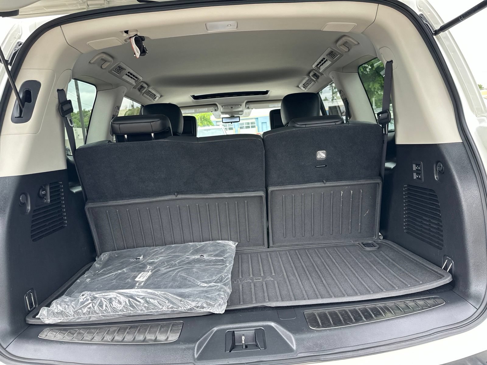 Used 2020 Nissan Armada Platinum w/ Captain's Chairs Package AWD/4WD image 31