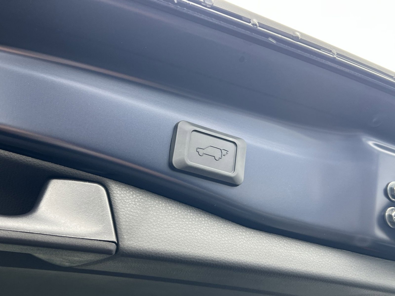 New 2025 Toyota RAV4 XLE image 21