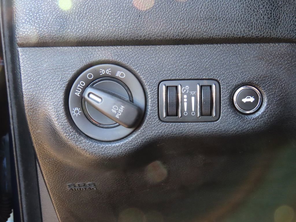 Used 2016 Dodge Charger SXT image 35