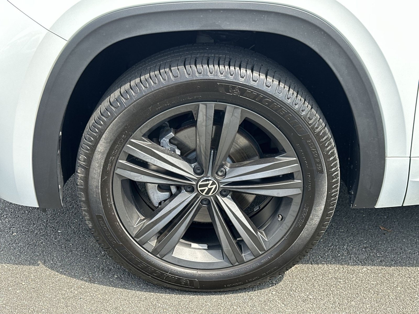 Used 2022 Volkswagen Atlas SEL R-Line AWD/4WD image 13
