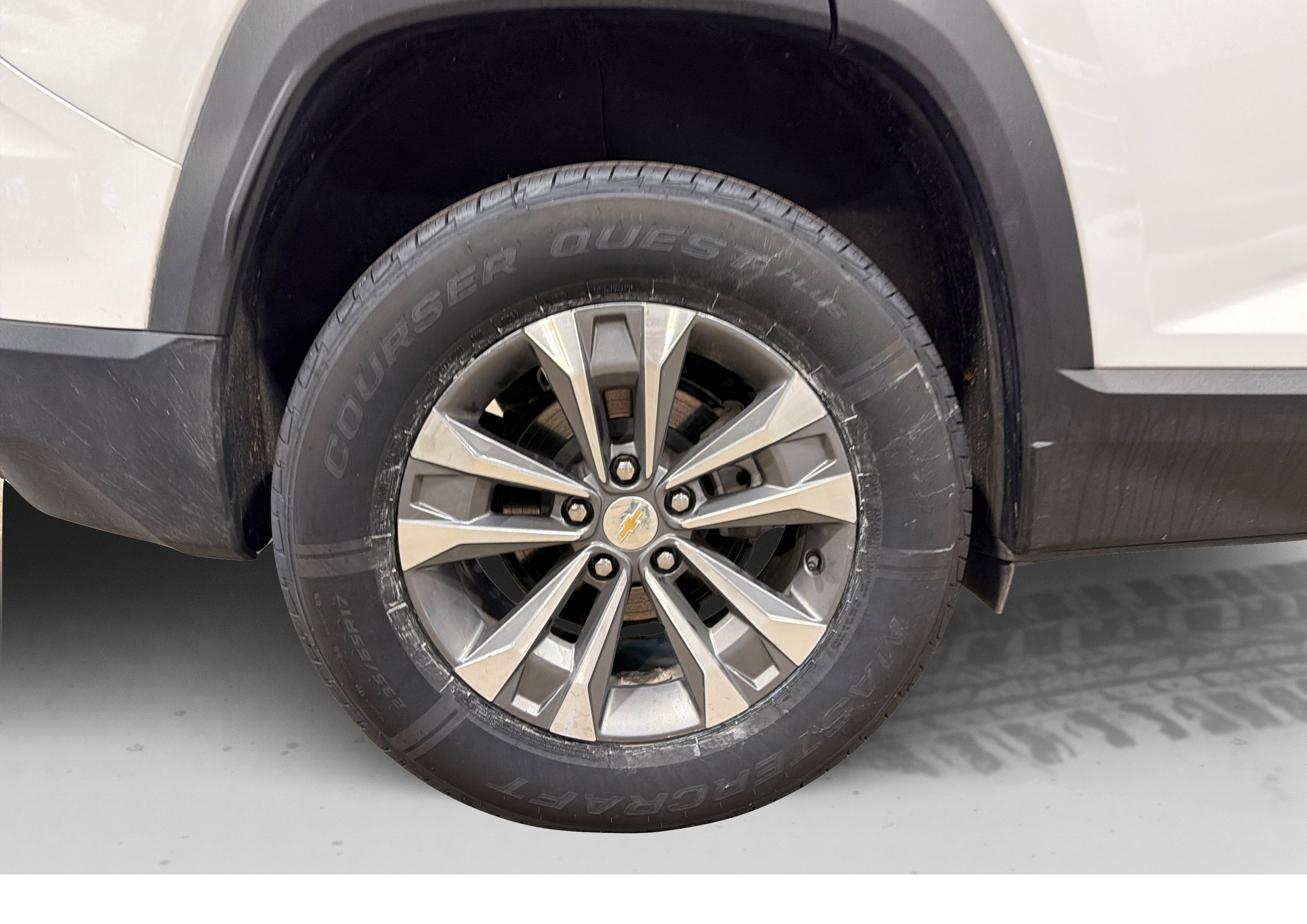 Used 2026 Chevrolet Equinox LT FWD image 45