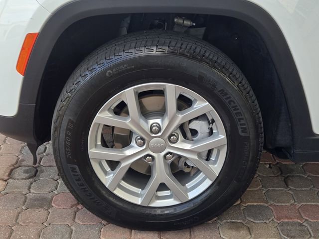 Used 2024 Jeep Grand Cherokee Limited image 12