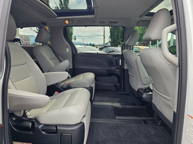 Used 2020 Toyota Sienna Limited FWD image 13