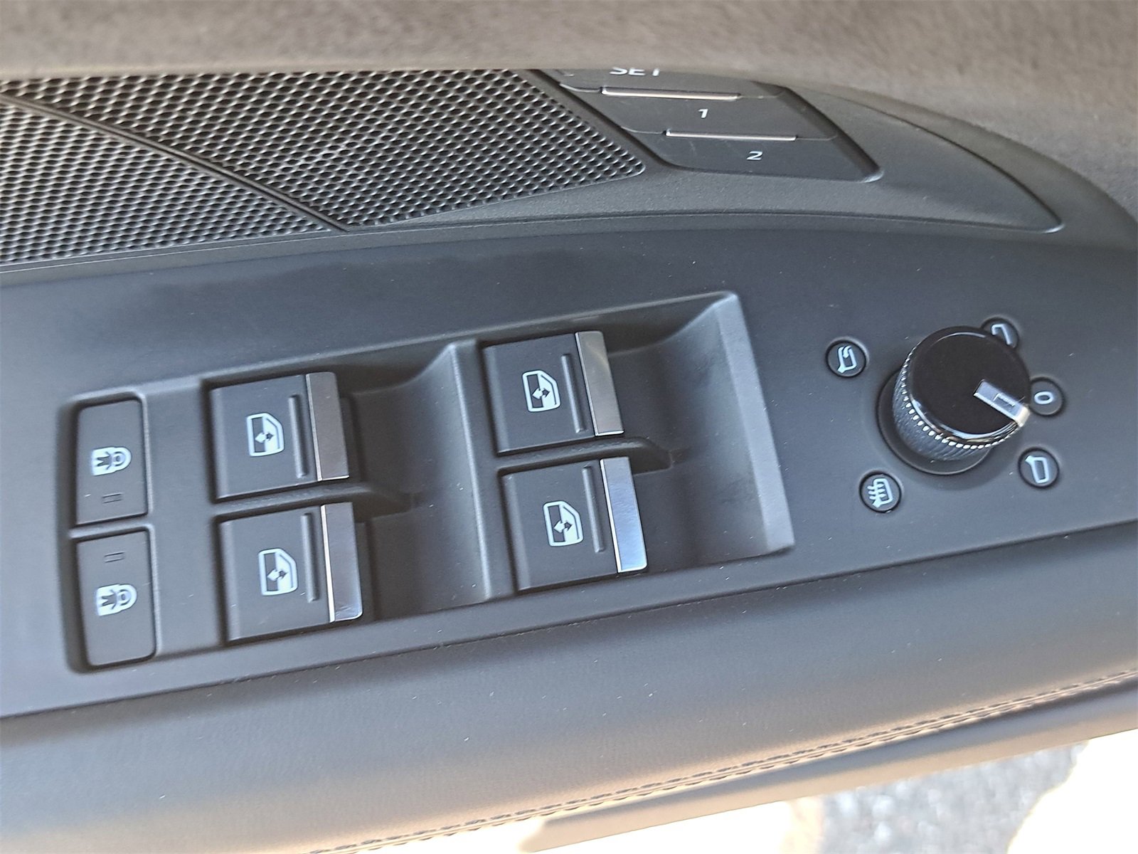 Used 2025 Audi RS e-tron GT performance w/ 21" Wheel Package image 31