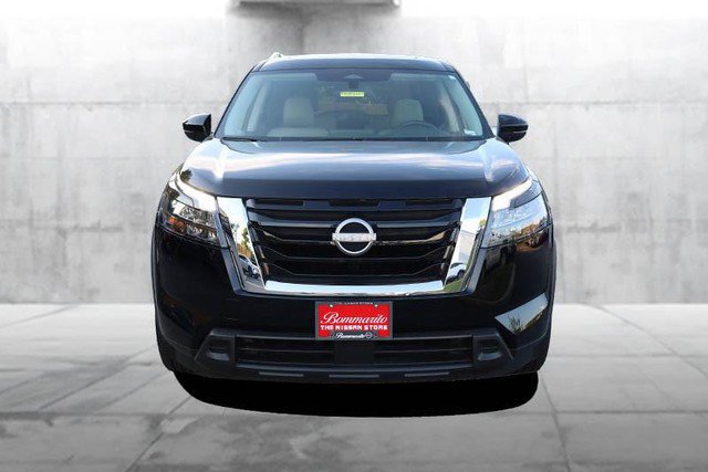 Certified 2025 Nissan Pathfinder SV w/ SV Premium Package AWD/4WD image 4