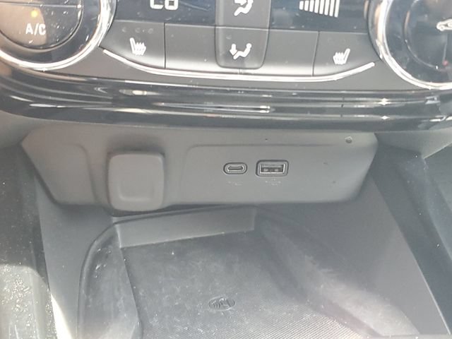 New 2026 Chevrolet Trax LT w/ Sunroof Package FWD image 29