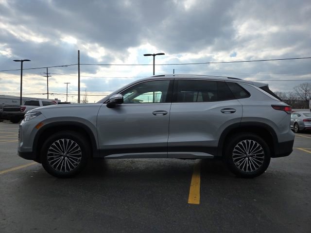 Used 2025 Volkswagen Tiguan S image 4