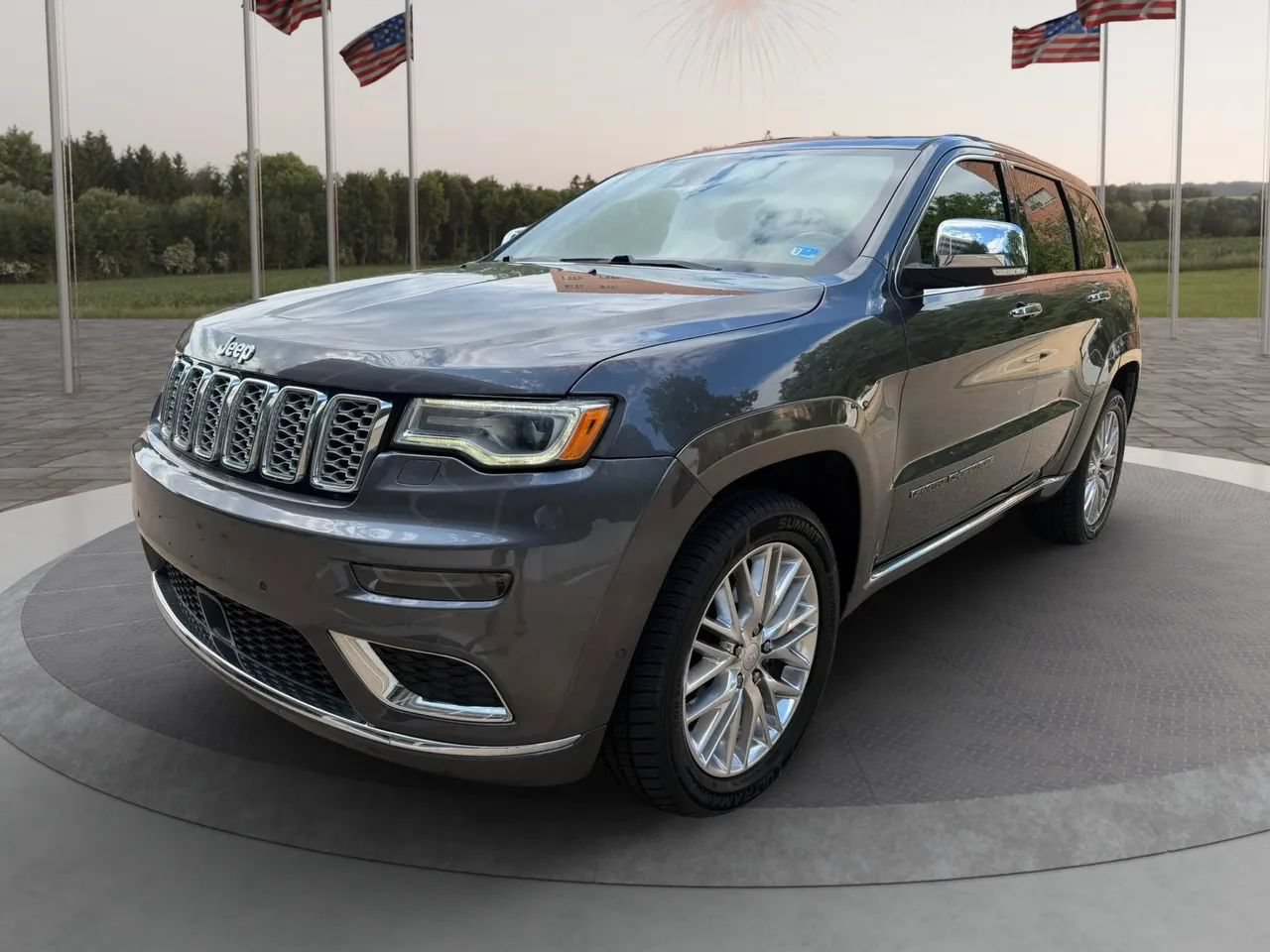 Used 2017 Jeep Grand Cherokee Summit AWD/4WD image 1