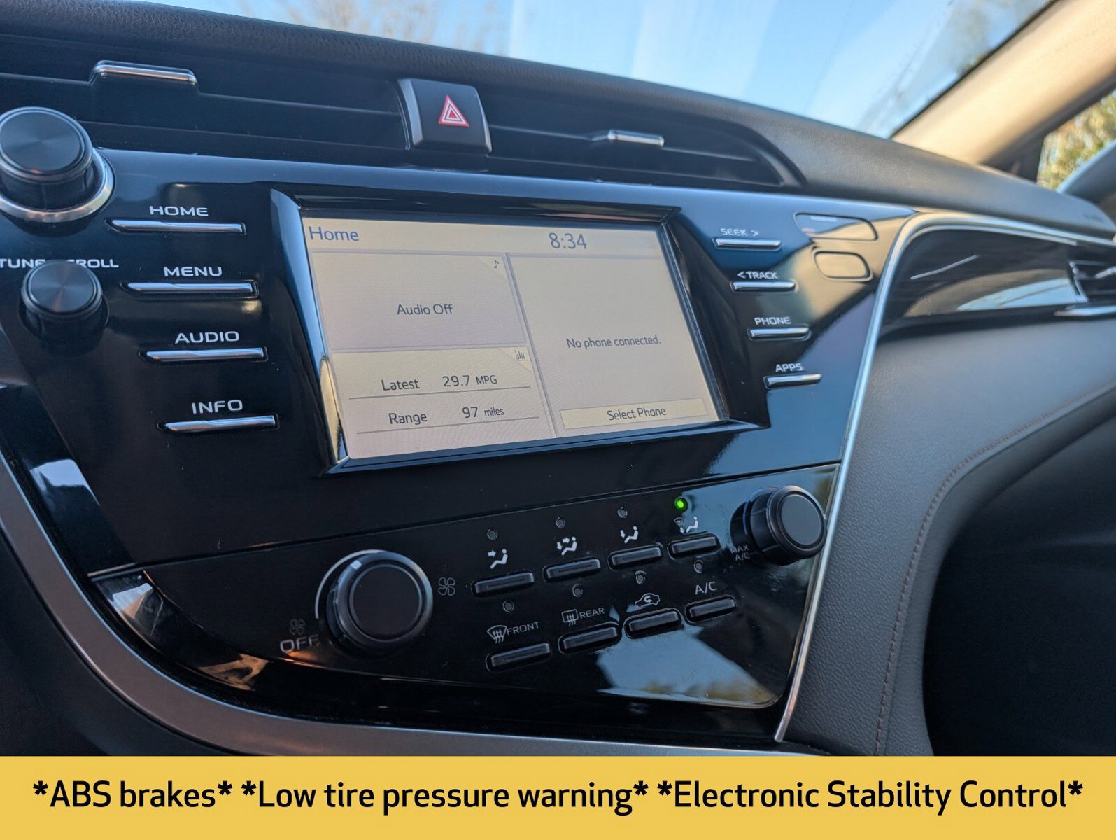 Used 2018 Toyota Camry LE FWD image 5