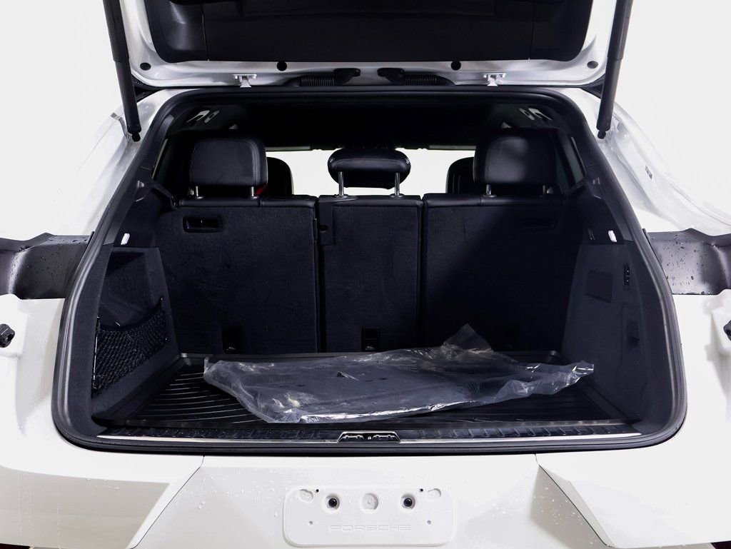 Certified 2025 Porsche Cayenne GTS image 14