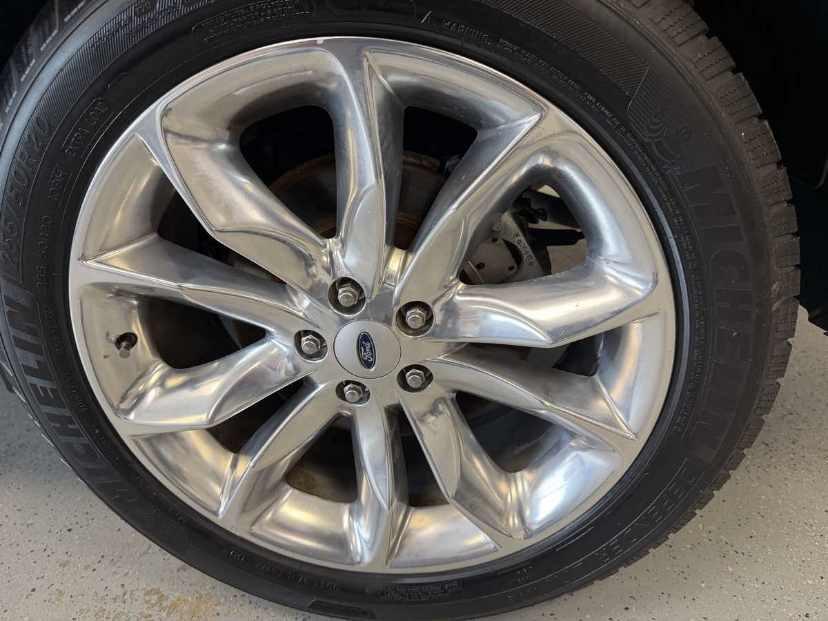Used 2013 Ford Explorer XLT FWD image 25
