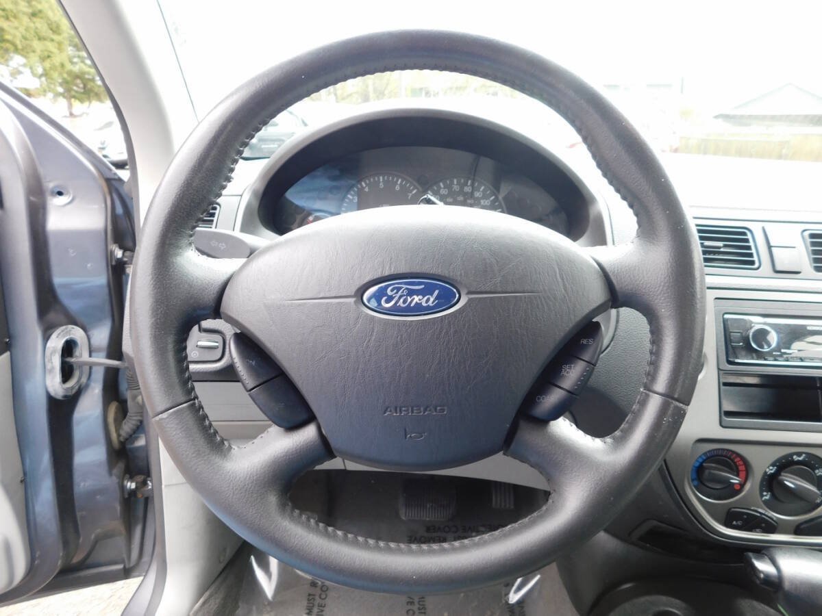 Used 2006 Ford Focus SES FWD image 8