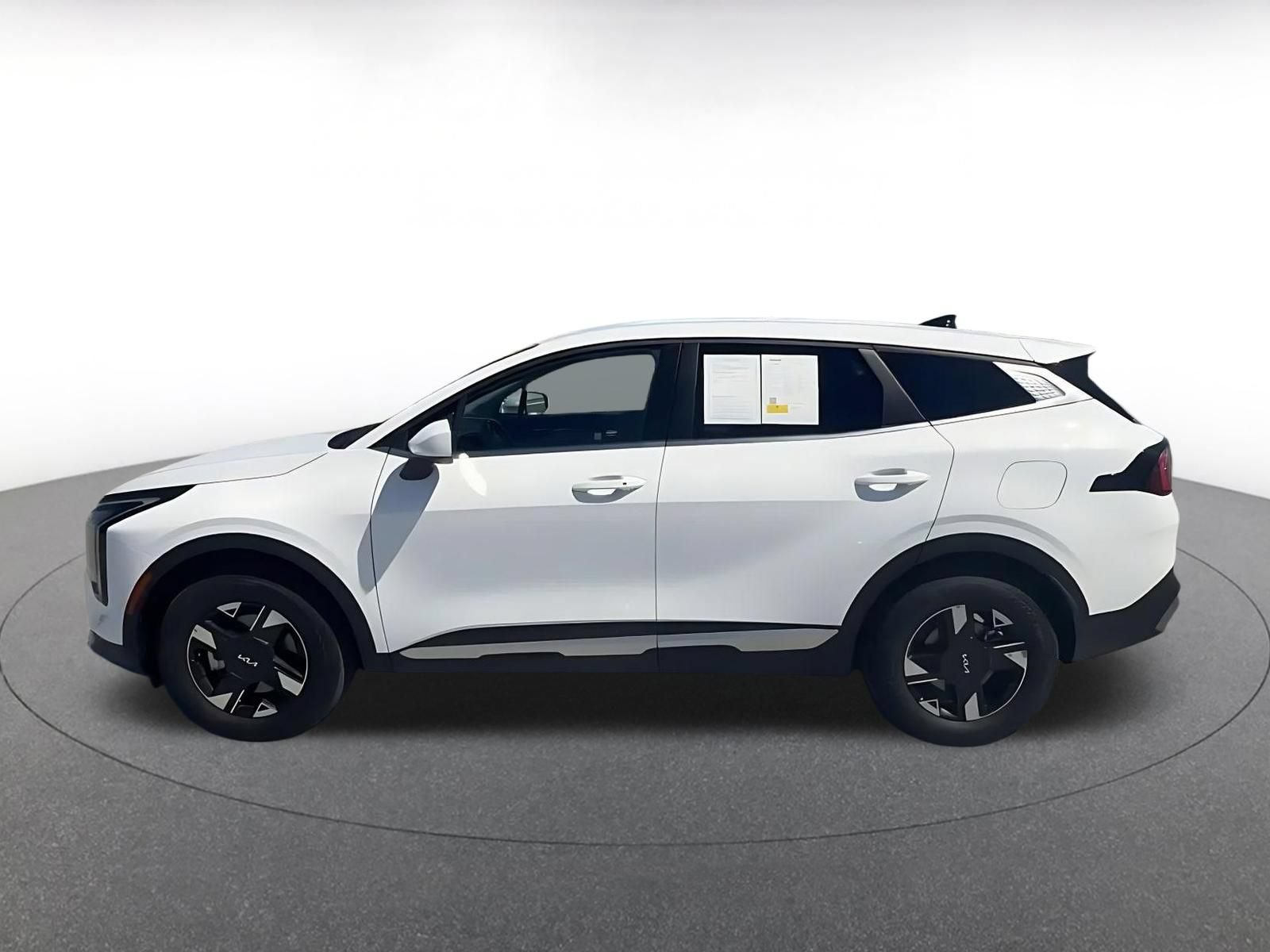 Used 2026 Kia Sportage LX AWD/4WD image 9