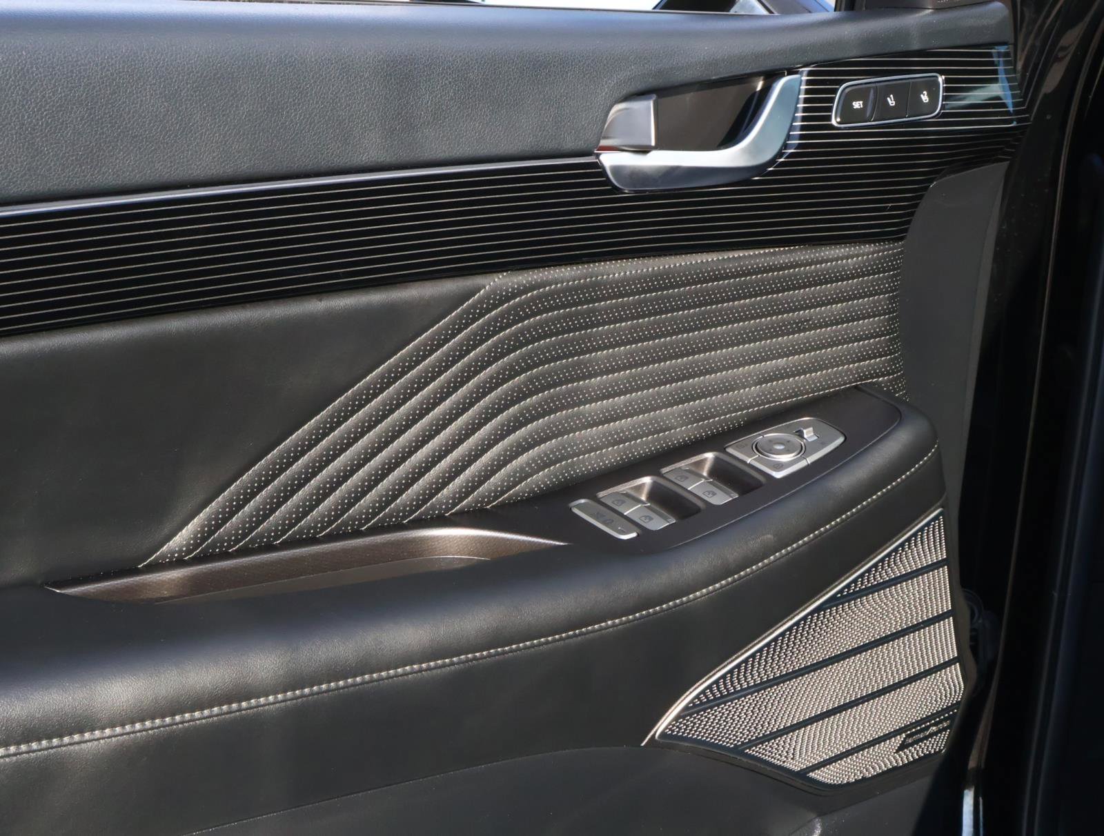 Used 2025 Hyundai Palisade Calligraphy image 16