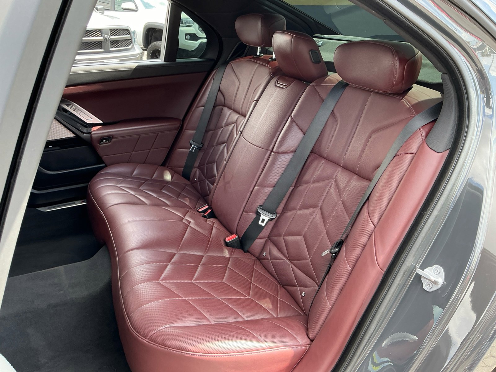 Used 2023 BMW 740i RWD image 19