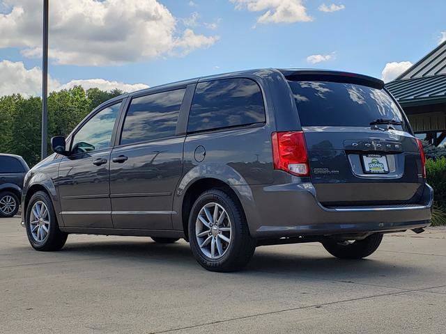 Used 2016 Dodge Grand Caravan SE image 3