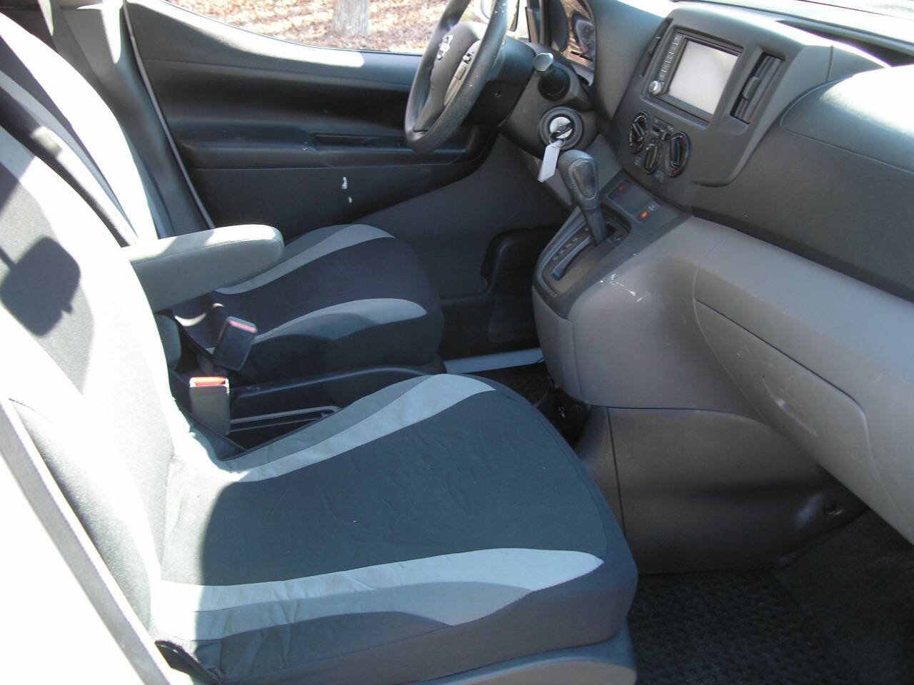 Used 2020 Nissan NV200 SV w/ Back Door Glass Package image 9