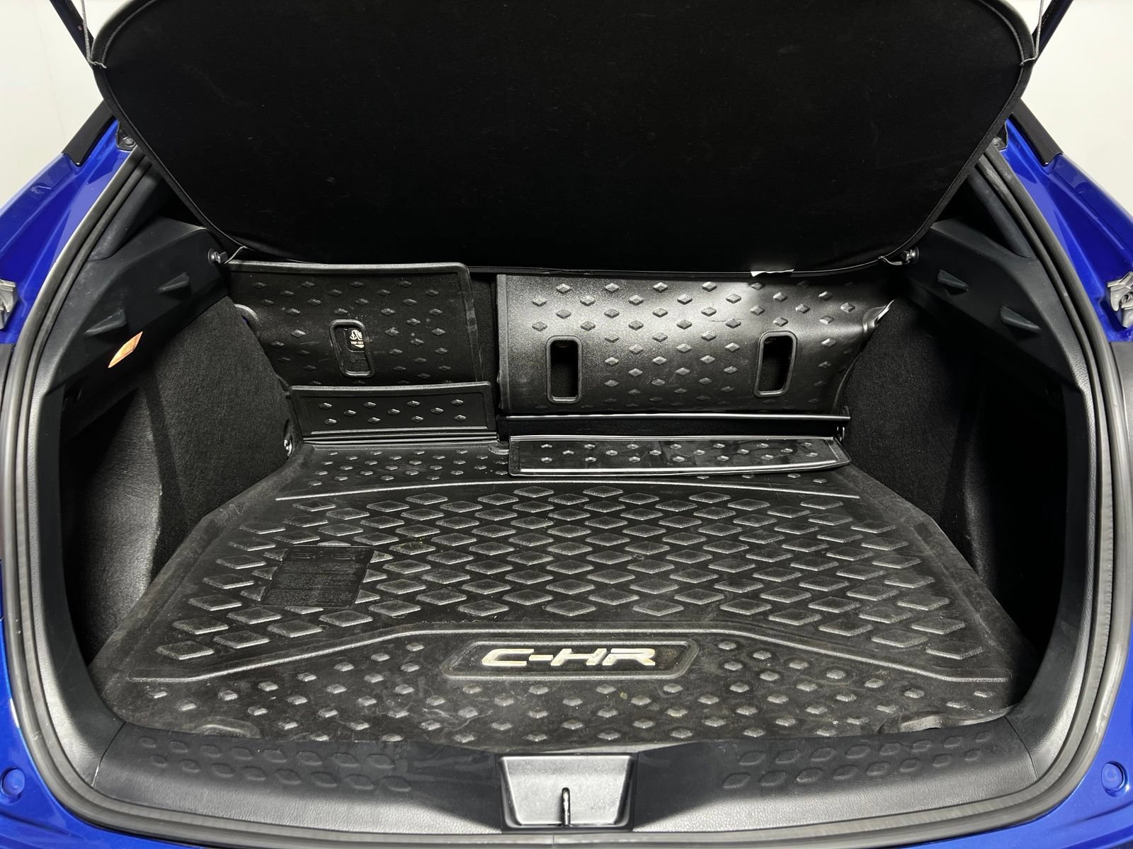 Certified 2021 Toyota C-HR XLE FWD image 23