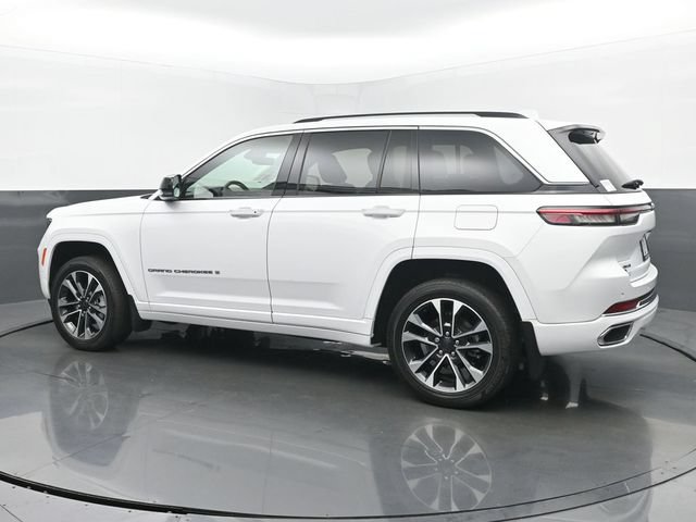 Used 2023 Jeep Grand Cherokee Overland AWD/4WD image 3